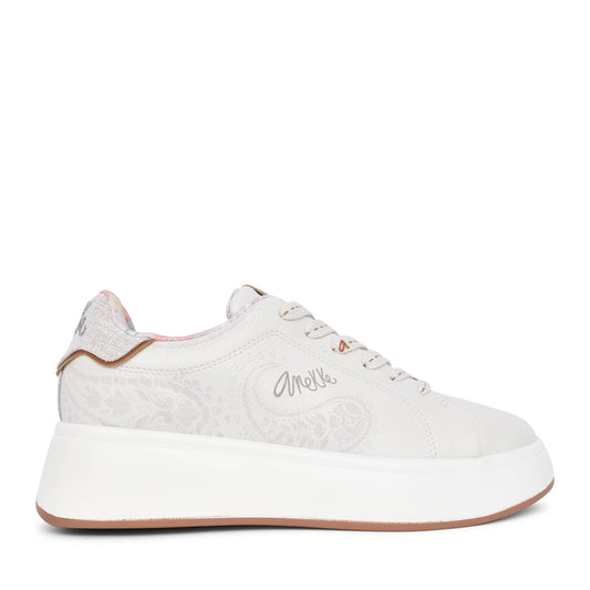 Ladies 38390-312 Laced Trainer In Cream