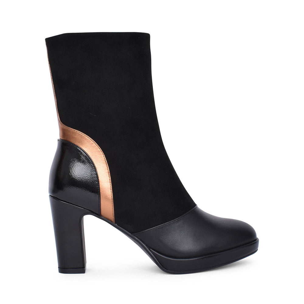 Ladies Acrobat 007 Heeled Ankle Boot In Black
