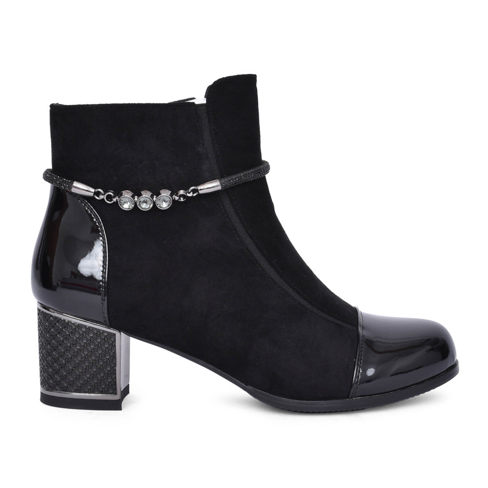 Ladies F4966 Block Heel Ankle Boot In Black