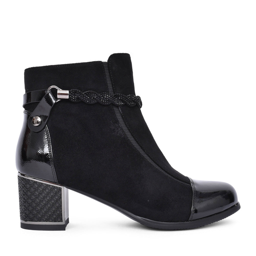 Ladies F3924 Block Heel Ankle Boot In Black