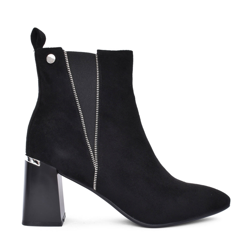 Ladies 85746 Ankle Boot In Black