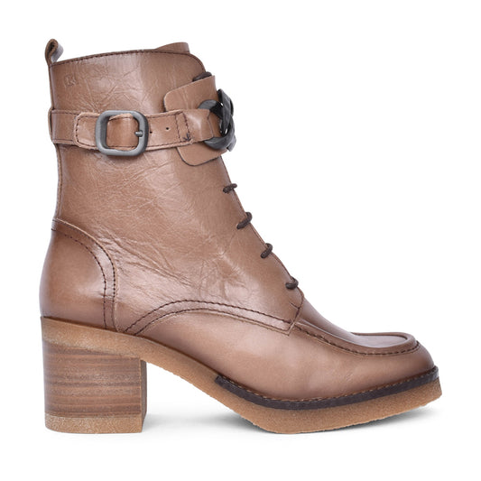Ladies D9188 Oprah Laced Ankle Boot In Taupe