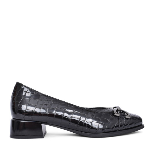 Ladies 10113 Low Heel Court Shoe In Black