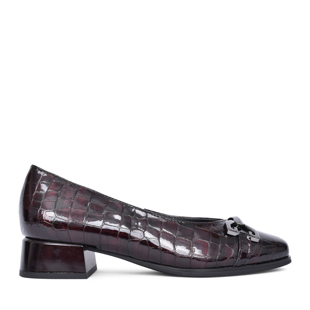 Ladies 10113 Low Heel Court Shoe In Burgandy