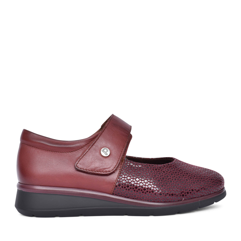 Ladies 10012 Velcro Shoe In Burgandy