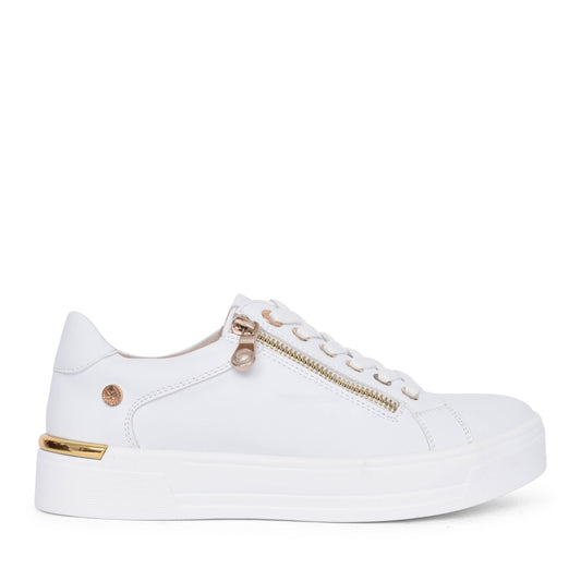 Ladies 143126 Laced Trainer In White