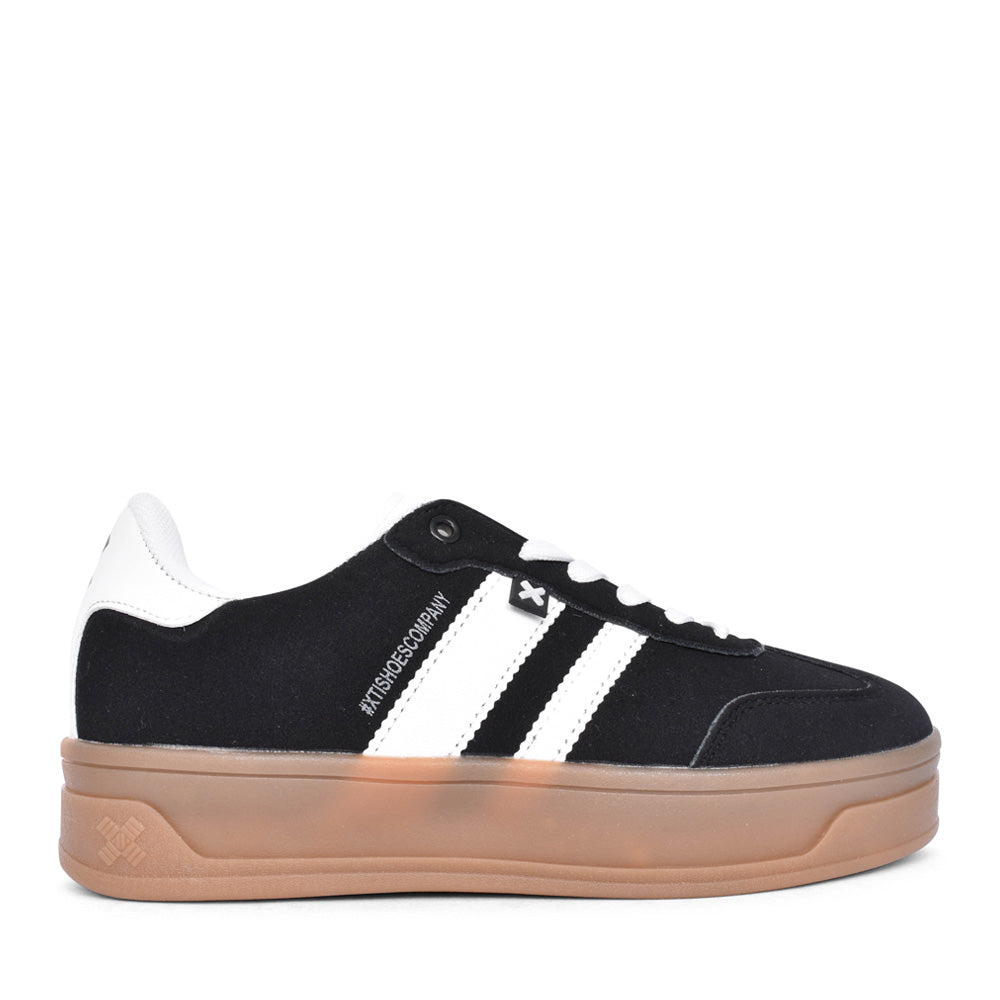 Ladies 143483 Laced Trainer In Black