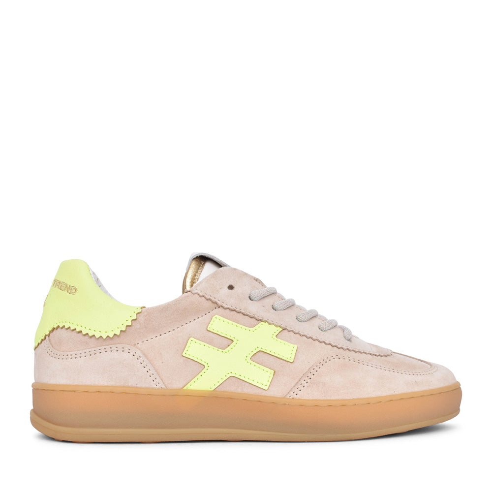 Ladies A032 Laced Trainer In Beige