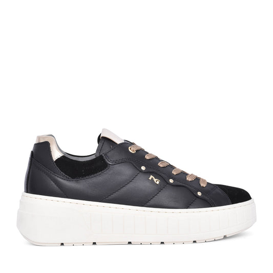 Ladies I411630d Laced Trainer In Black