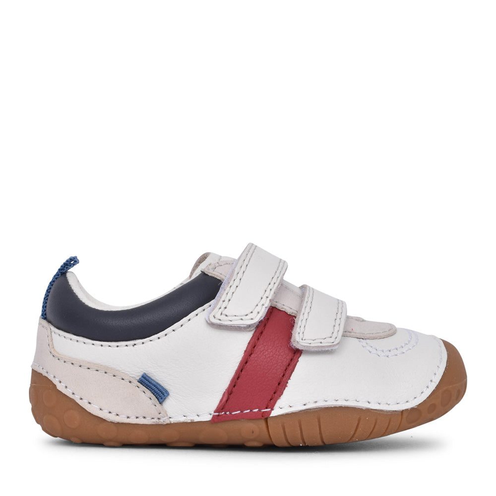 Boys Zap White Leather Velcro Shoe In Kids G Fit
