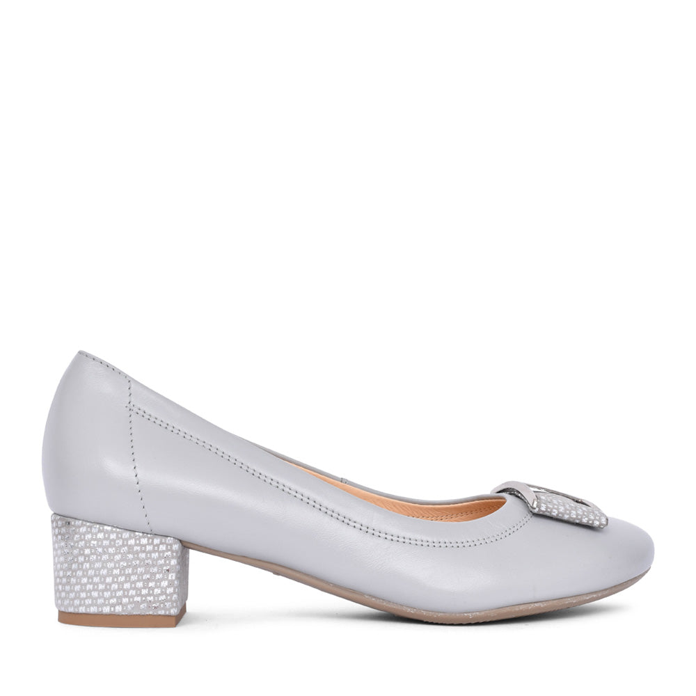 Ladies 5632 G-fit Low Heel Court Shoe In Grey