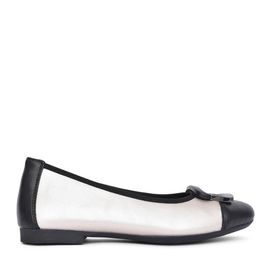 Ladies D0k12 Slip-on Shoe In Metallic