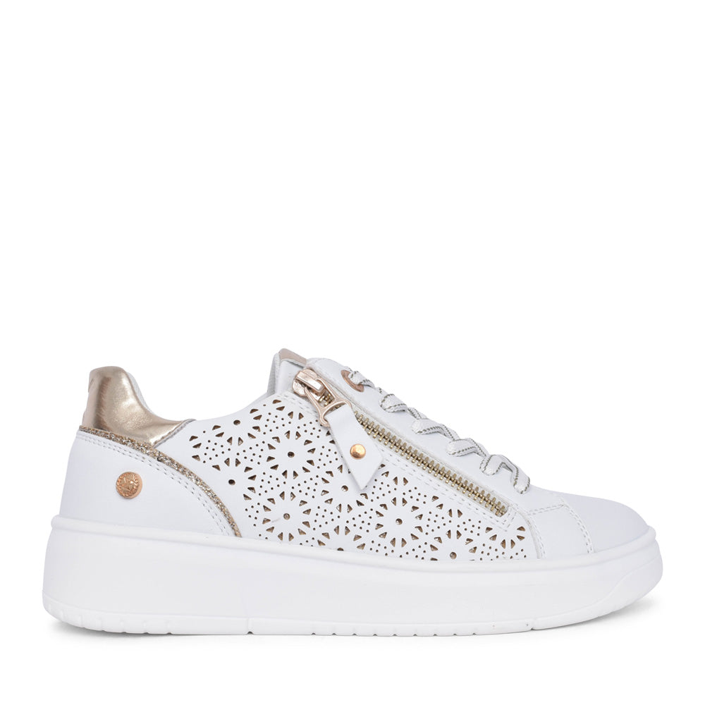 Ladies 143628 Laced Trainer In White