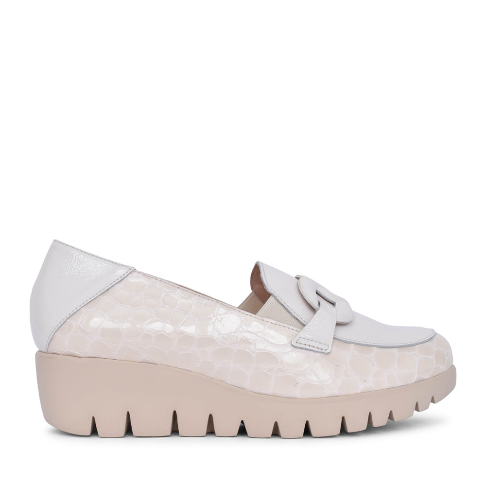 Ladies C-33330 Slip-on Shoe In Off White