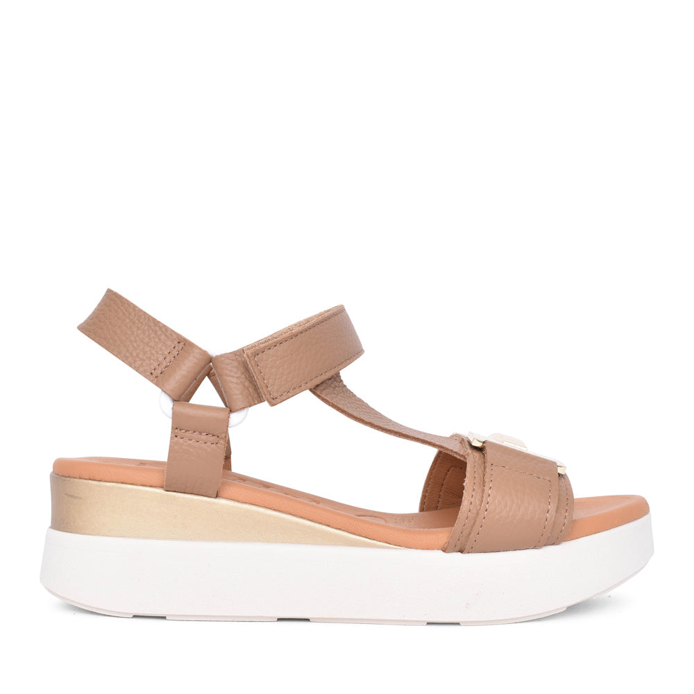 Ladies 5671 Velcro Sandal In Taupe