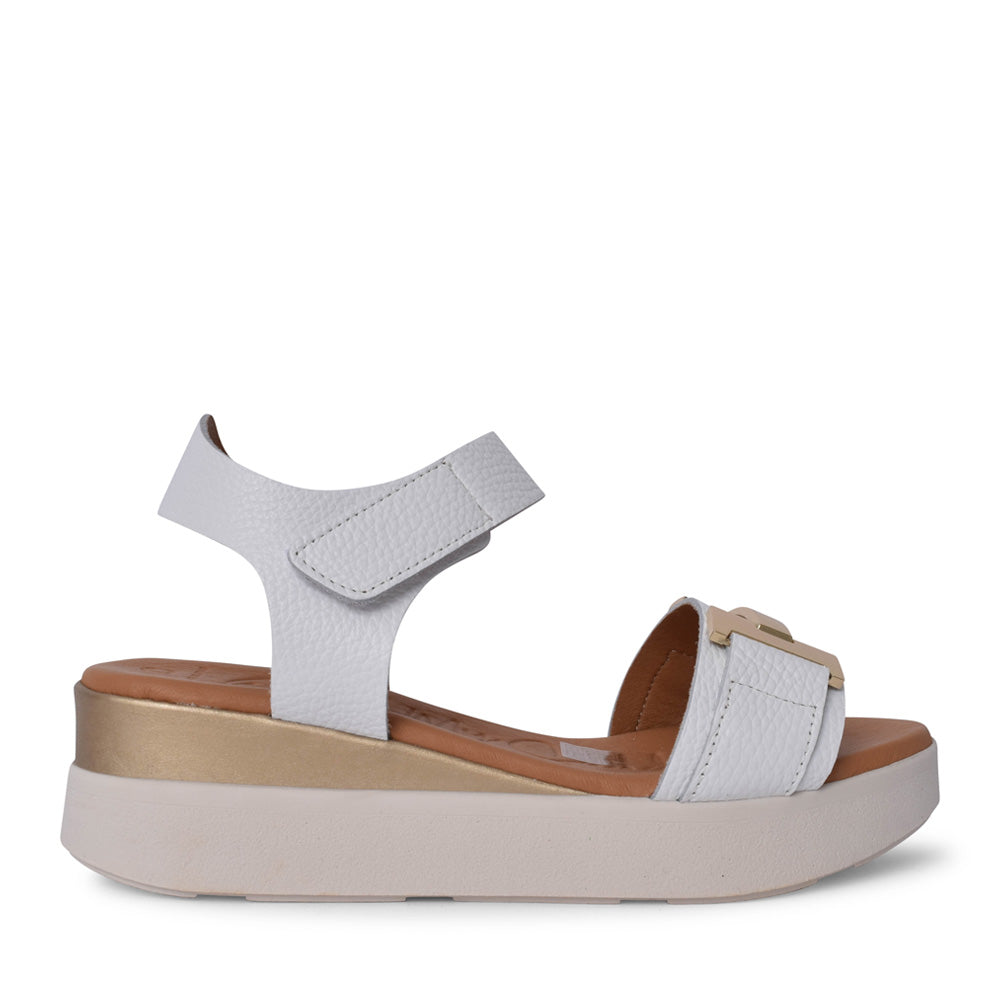 Ladies 5672 Velcro Sandal In White