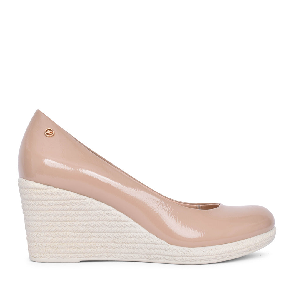Ladies Sila Wedge Shoe In Nude
