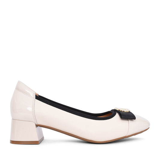 Ladies W5308 Low Heel Court Shoe In Beige