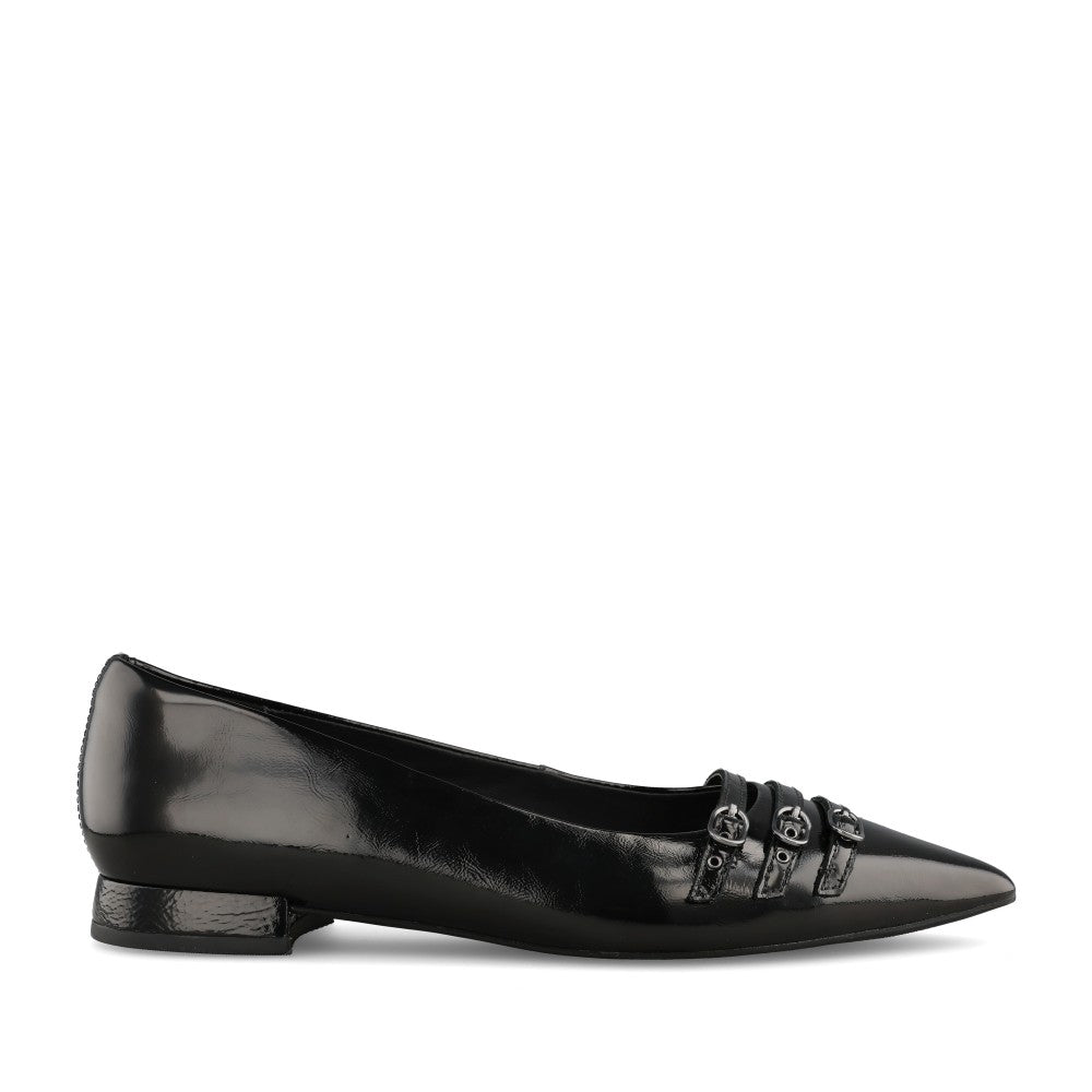 Ladies Sensa15 Strap D-fit Court Shoe In Blk Patent