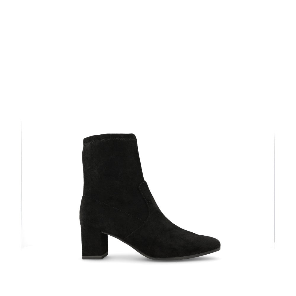 Ladies 9-25354 Low Heel Ankle Boot In Black