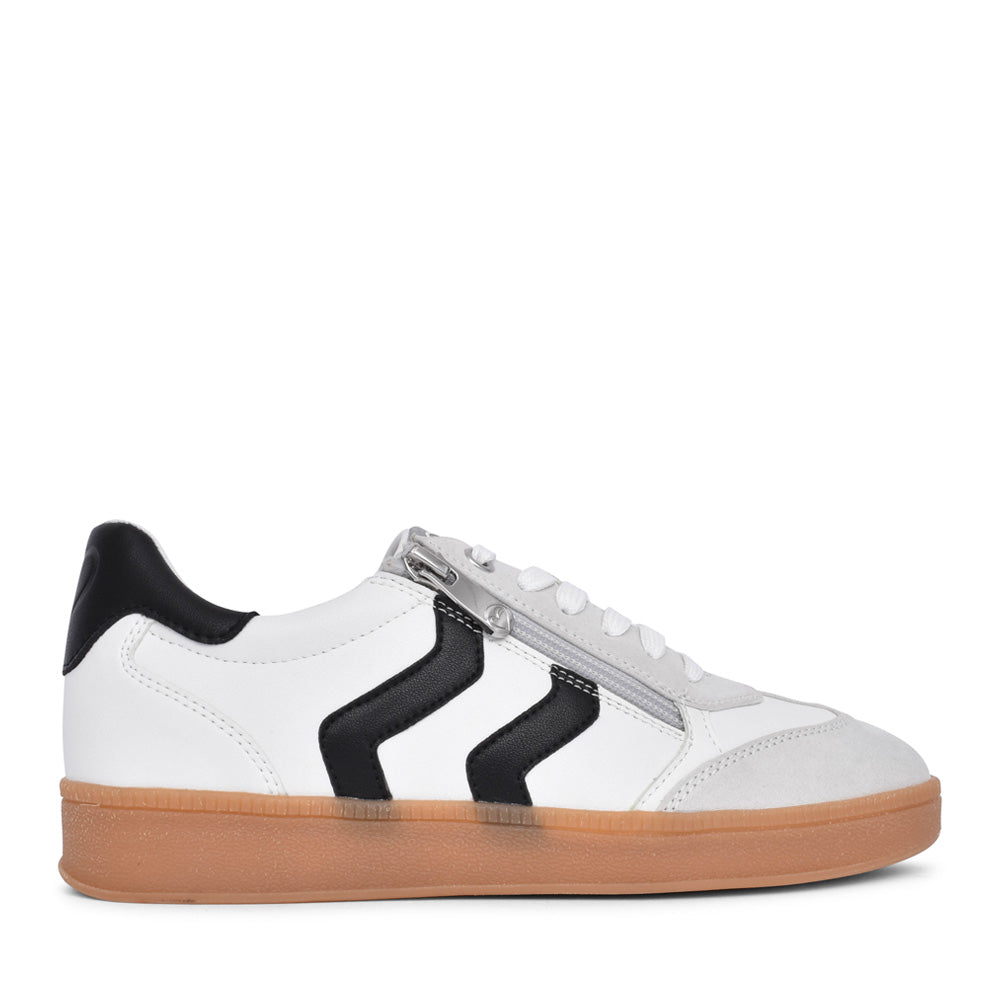 Ladies 2-23739 Laced Trainer In White