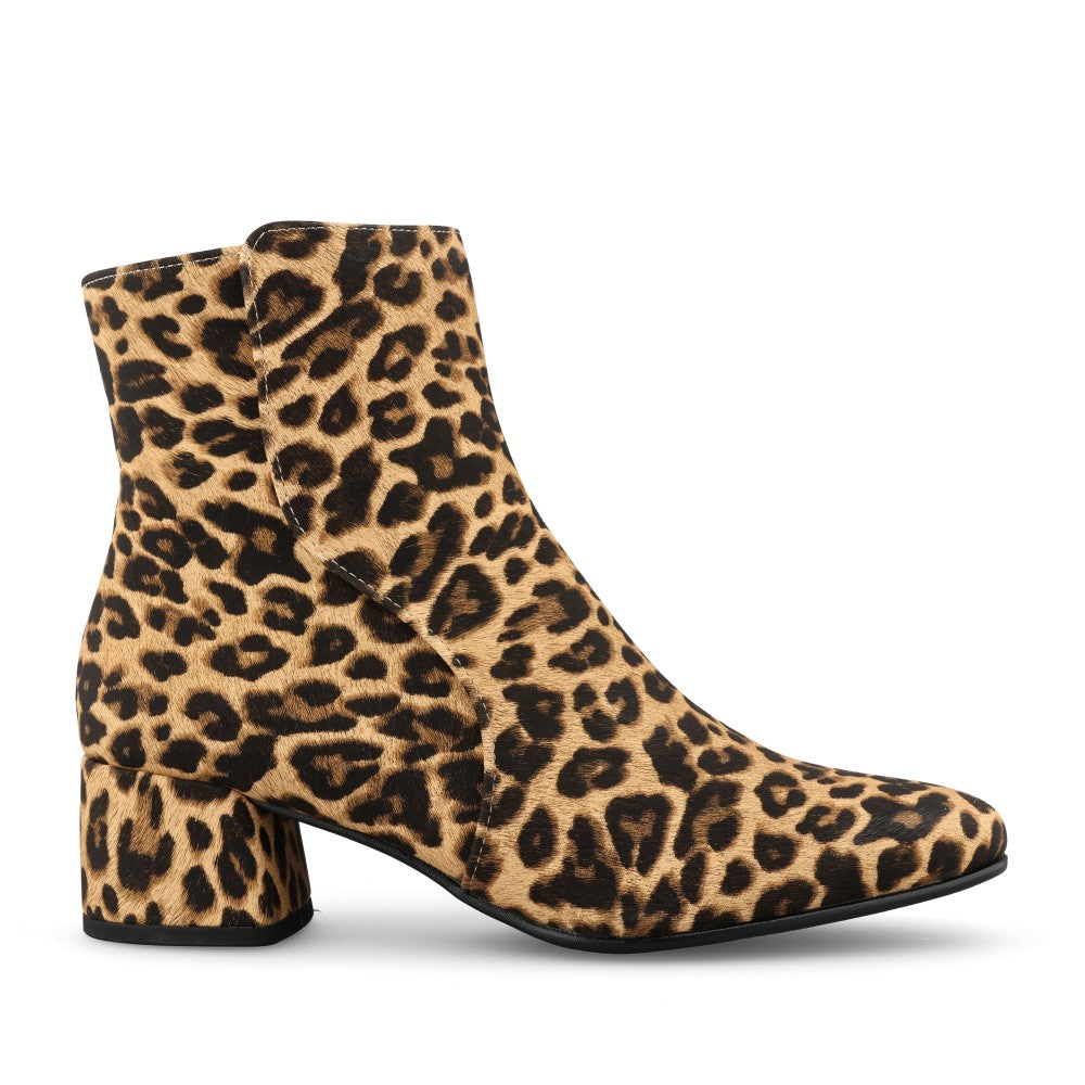 Ladies 2-25302 Block Heel Ankle Boot In Leopard