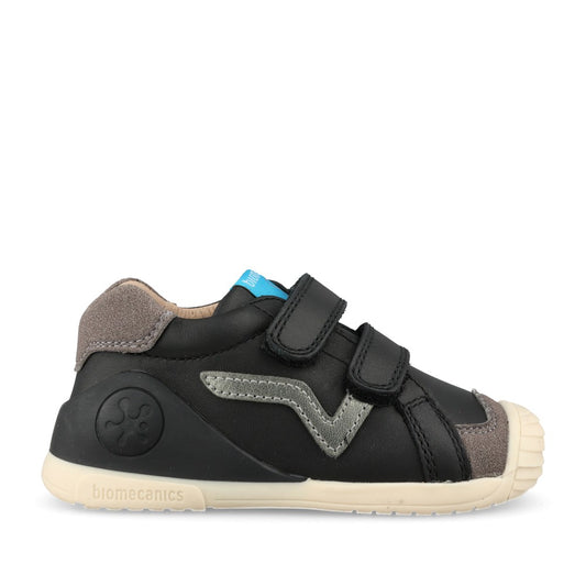 Boys 251123 Double Velcro Shoe In Black