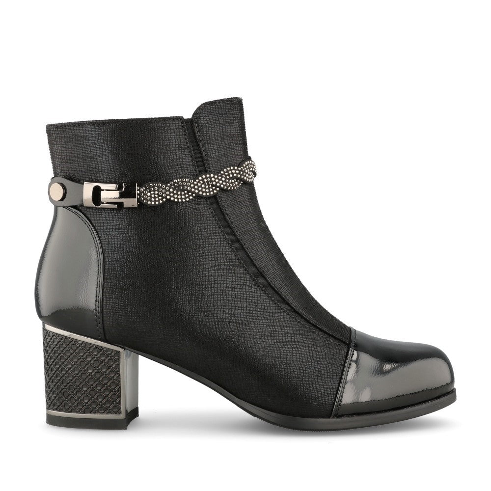 Ladies H700 Block Heel Ankle Boot In Black