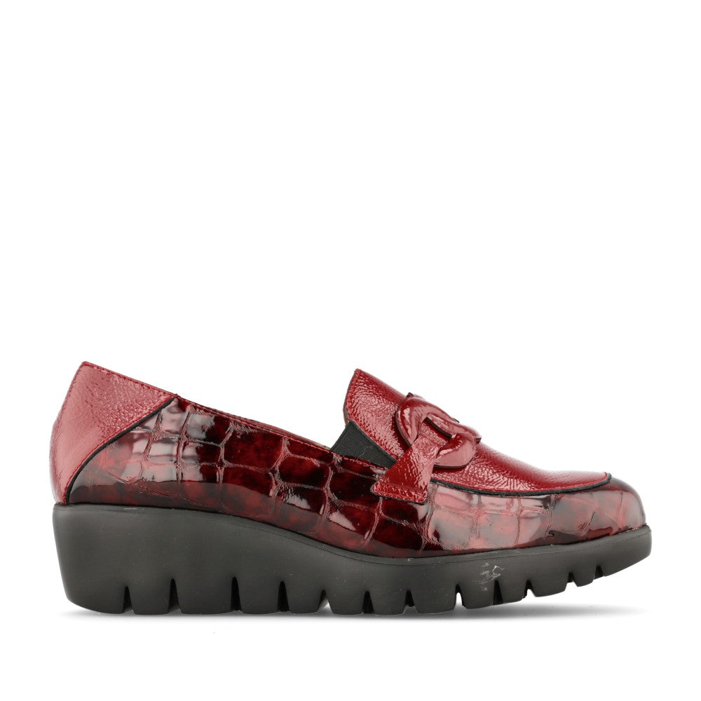 Ladies C-33330 Slip-on Shoe In Wine