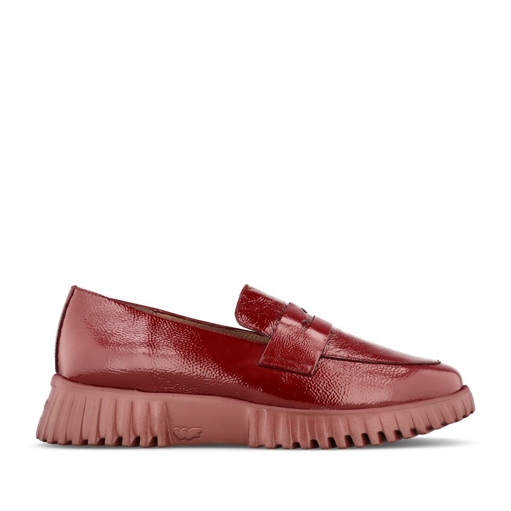 Ladies A-4402 Slip-on Shoe In Wine