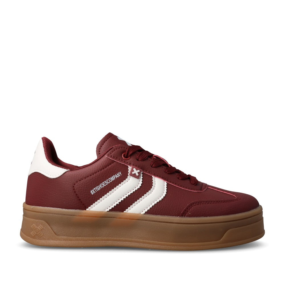 Ladies 144585 Laced Trainer In Burgandy
