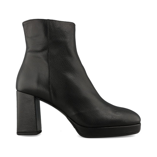 Ladies 14205 Medium Heel Ankle Boot In Black