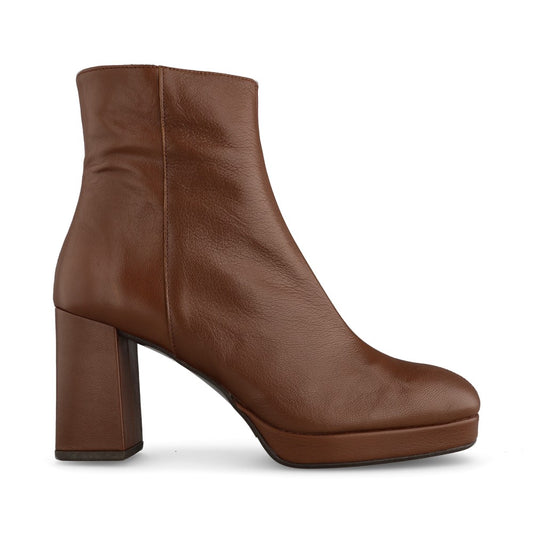 Ladies 14205 Medium Heel Ankle Boot In Brown