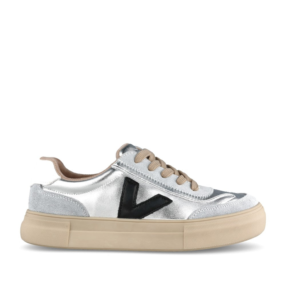 Ladies Eighty Laced Trainer In Chromefide
