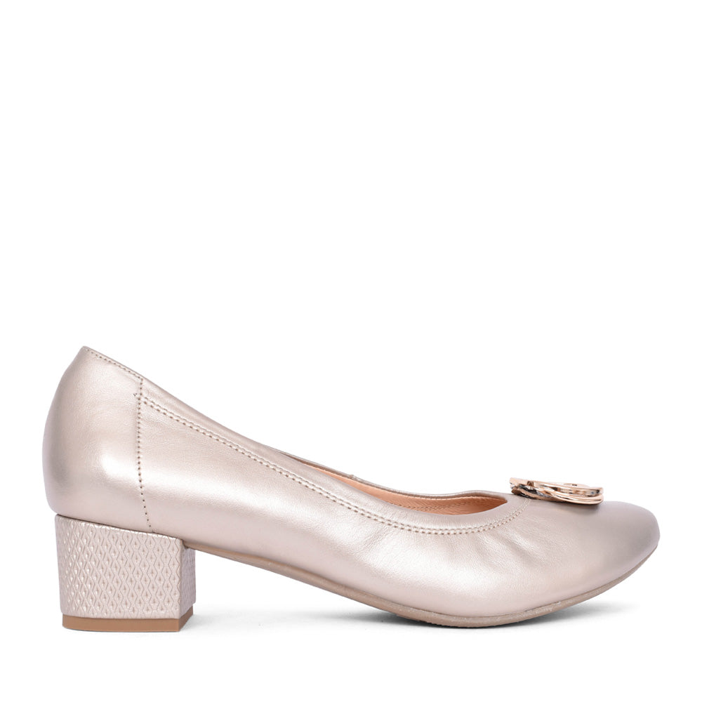 Ladies Leather 6415 Low Heel Court Shoe In Metallic