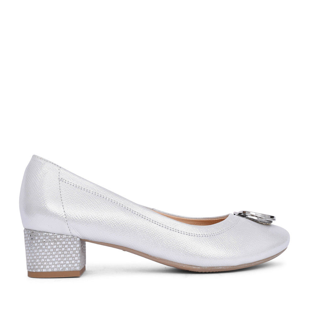 Ladies Shimmer 6415 Low Heel Court Shoe In Silver