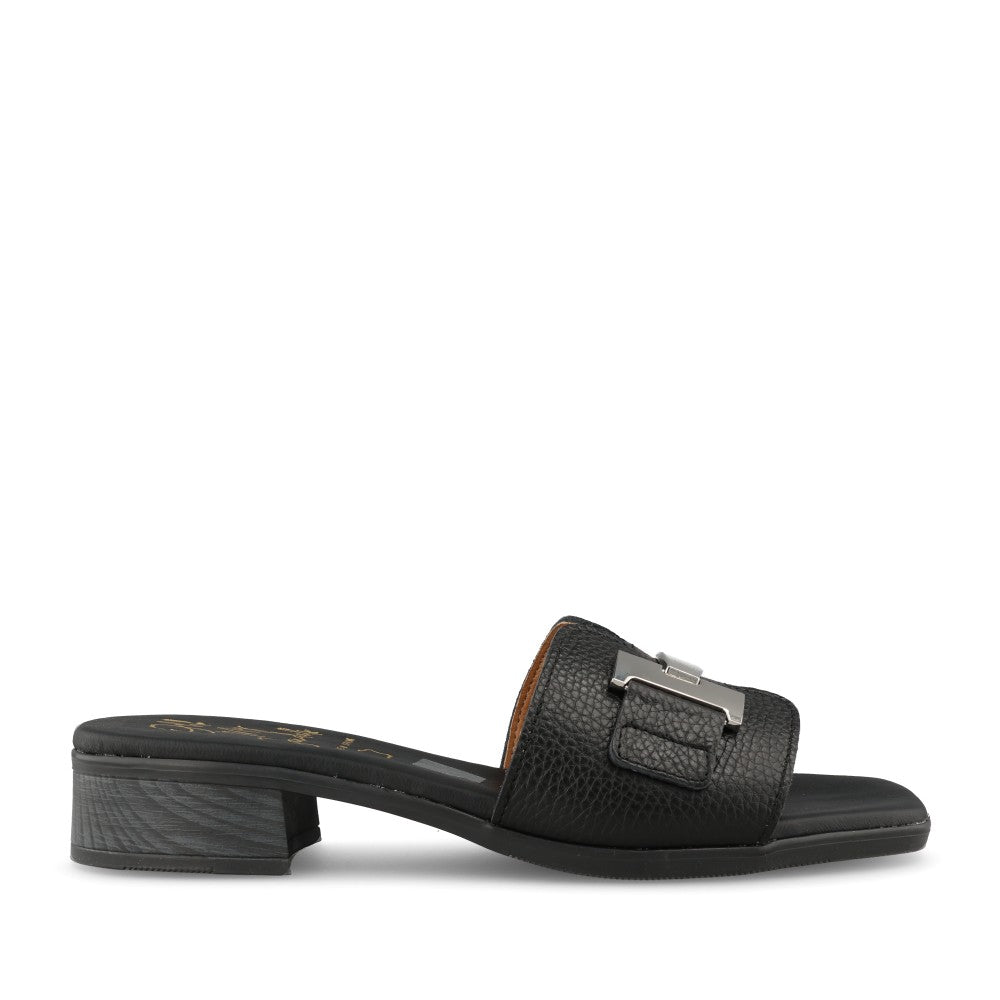 Ladies 5890 Mule In Black