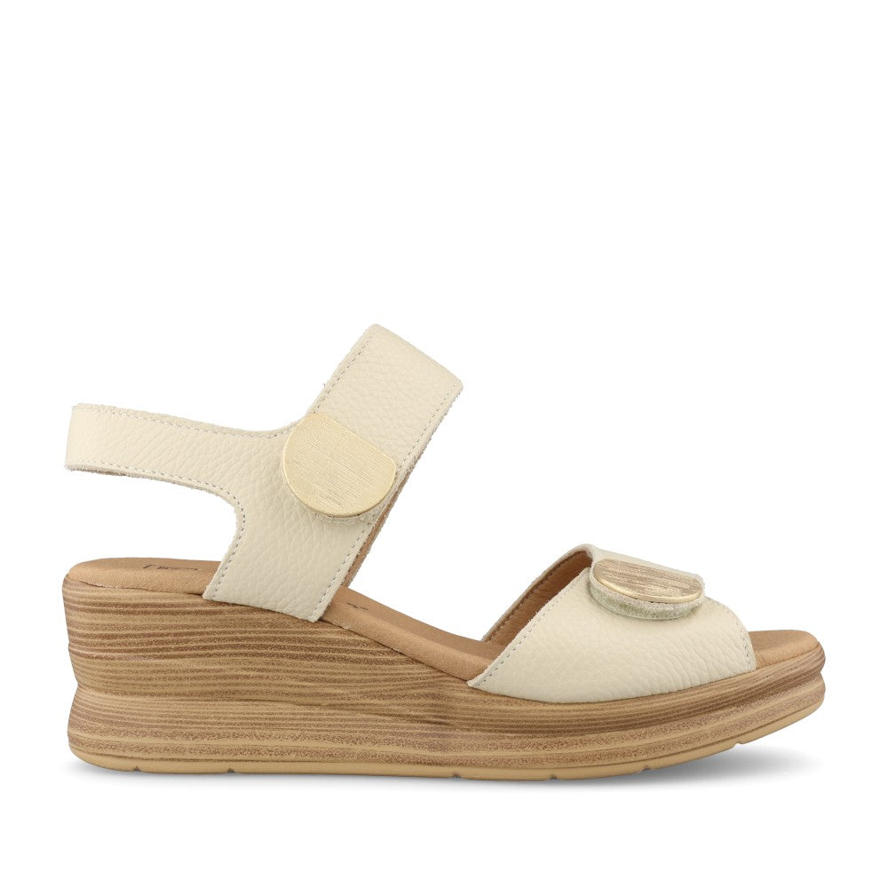 Ladies 11054 Wedge Sandal In Cream