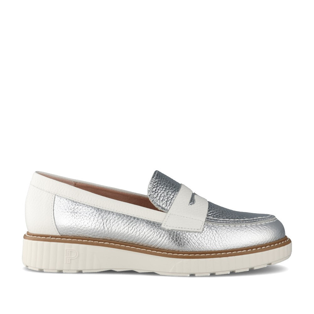 Ladies 11082 Loafer In Silver