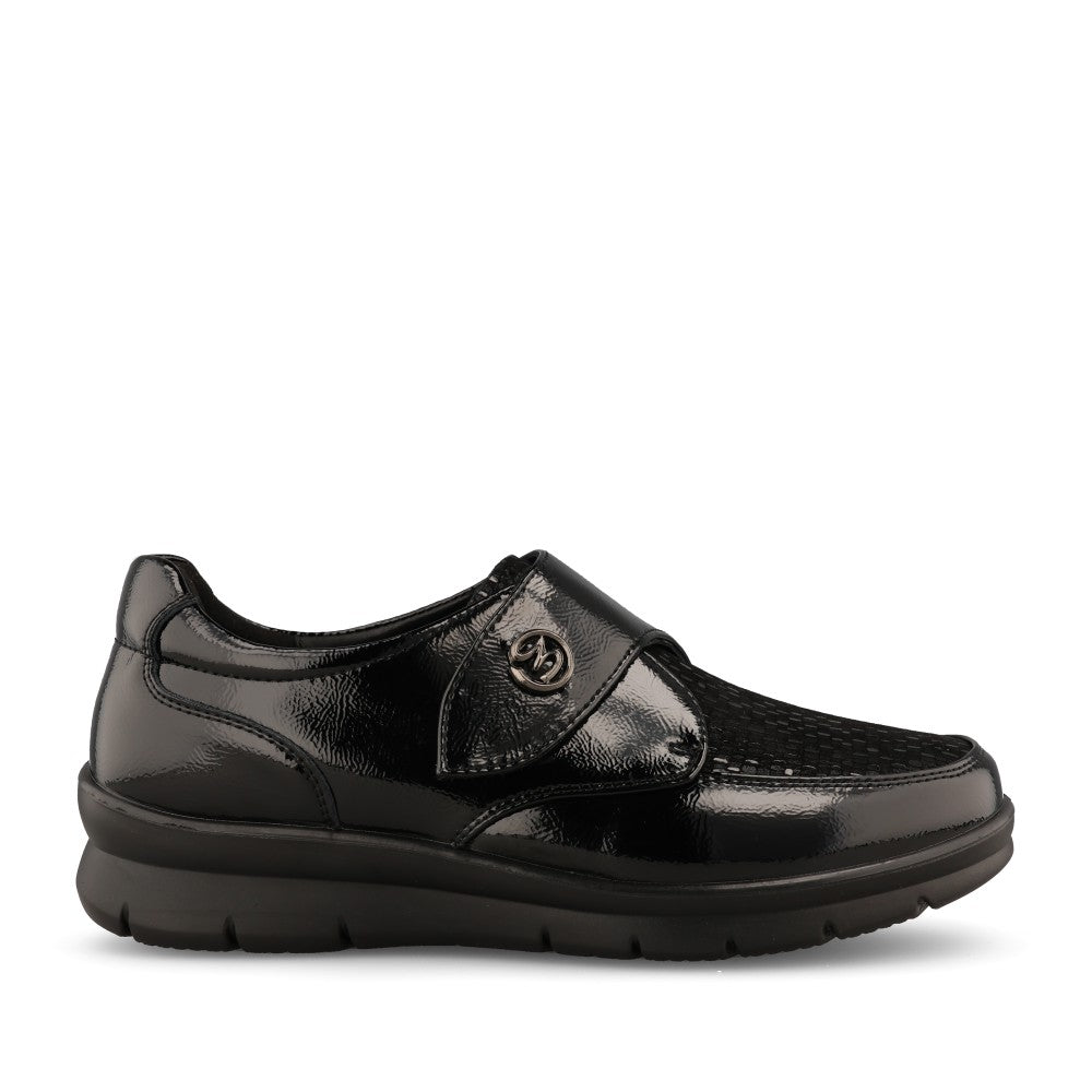 Ladies P-8261 Extra Wide Fit Velcro Shoe In Blk Patent
