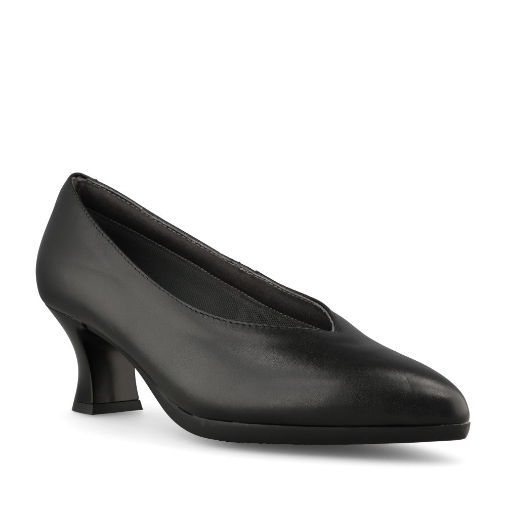 Pitillos Ladies 125 Low Heel Shoe In Black
