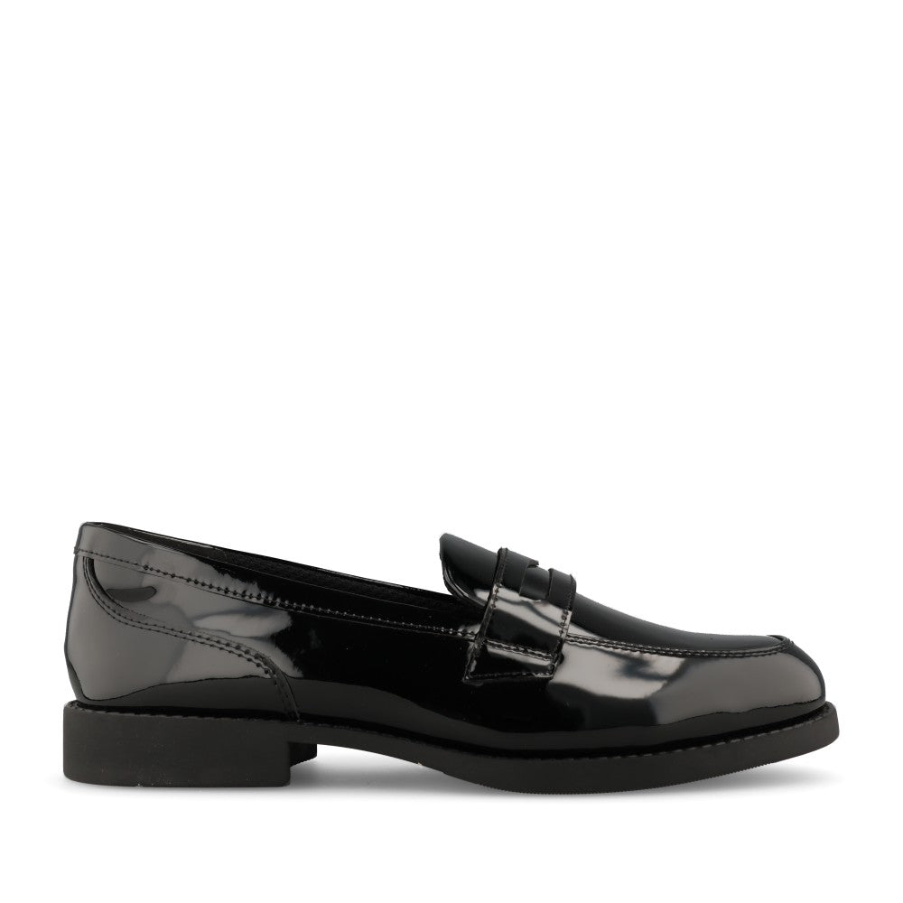 Clarks Girls Tapa Edge Y G-FIT Slip-On Shoe in Black Leather