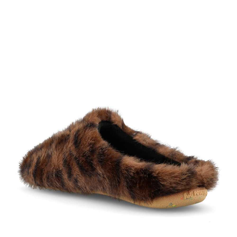 Hot Potatoes Ladies 80877 Slipper In Brown