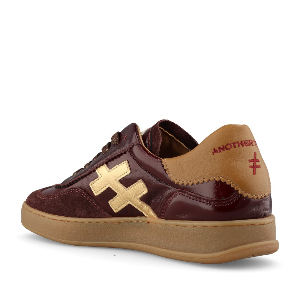 Another Trend Ladies A032 9245 Trainer In Burgundy