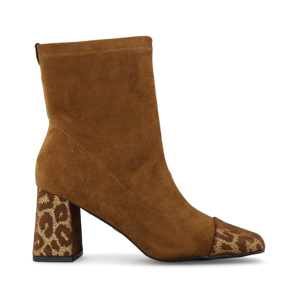 Una Healy Ladies Homegrown Ankle Boot In Mellow Truffle