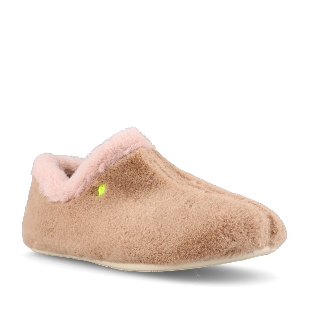Hot Potatoes Ladies Kerrick 76905 Slipper In Taupe