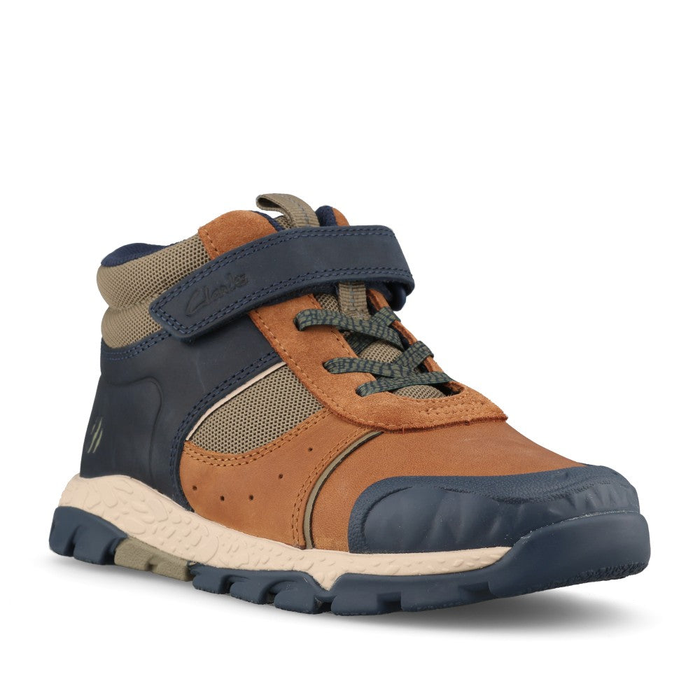 Clarks Boys Steggy2Play K G-Fit Boot in Tan