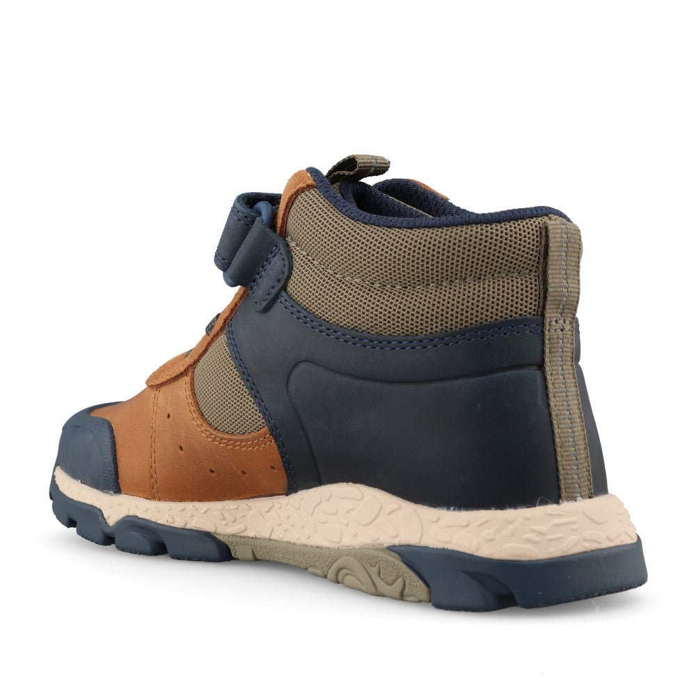Clarks Boys Steggy2Play K F-Fit Boot in Tan