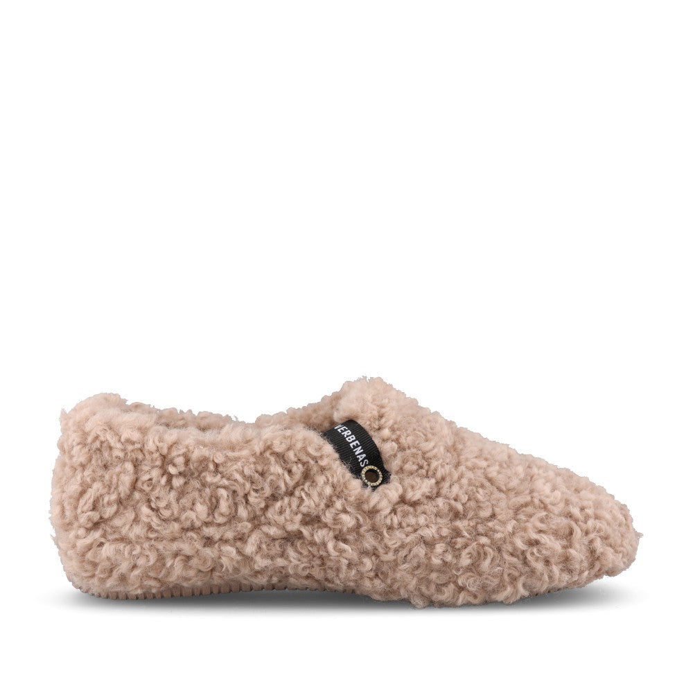 Verbenas Ladies Yecla Curly Slipper In Camel