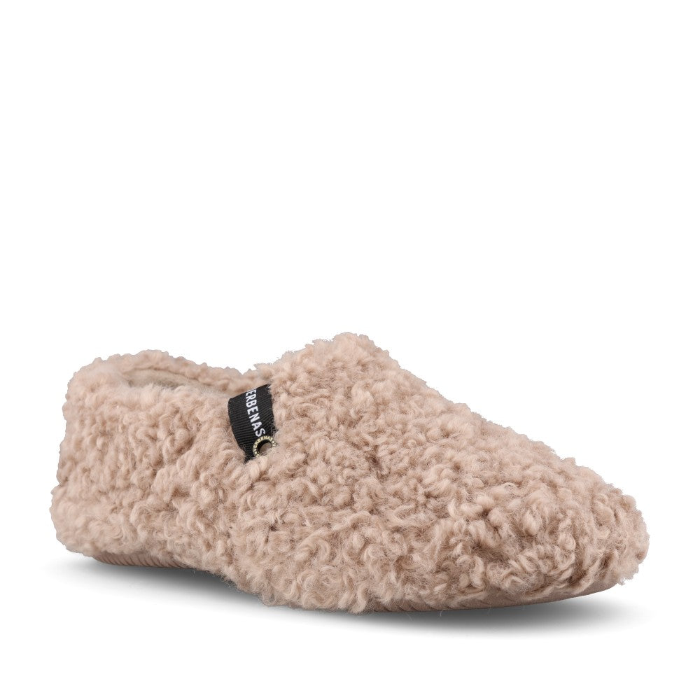 Verbenas Ladies Yecla Curly Slipper In Camel